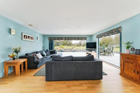 Lounge Open