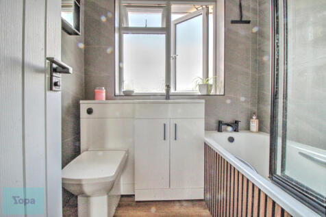 424c4c32-Bathroom