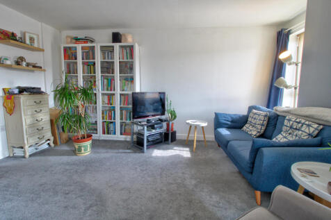 Lounge 4