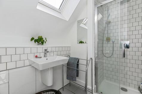 En-Suite (Top Floor)