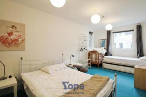 Guest bedroom