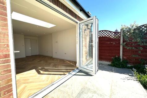 Kitchen Diner Bi Folds