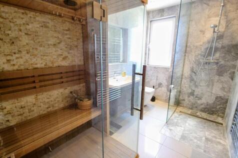 Ground floor Bathroom