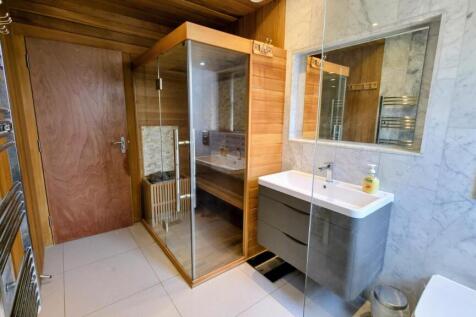Ground floor Bathroom