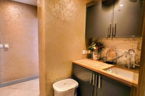 Ground floor Bathroom