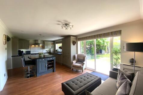 kitchen/family room