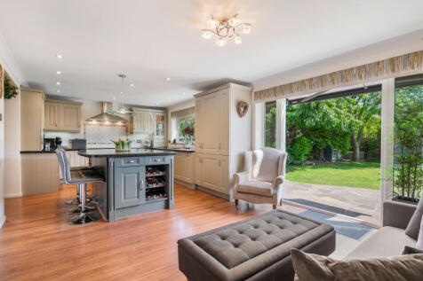 kitchen/family room