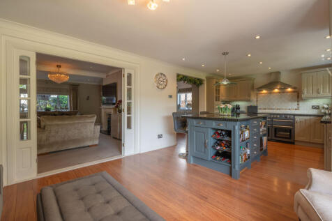 kitchen/family room