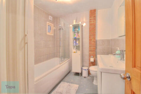 F37bd8f2-Bathroom