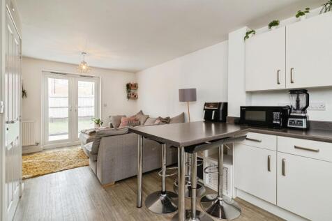 Kitchen / Lounge