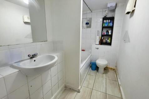 Main bathroom