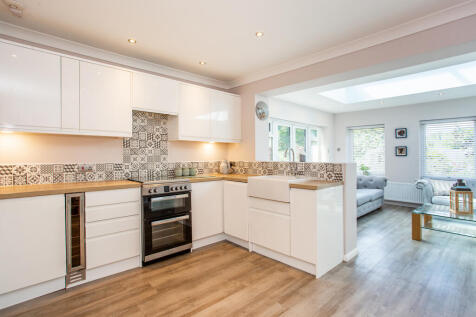 open plan kitchen/living area