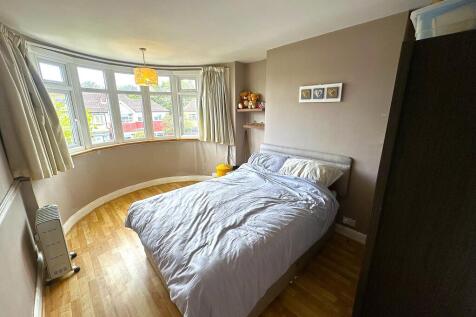 Front bedroom 1