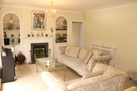 Lounge Area (1)