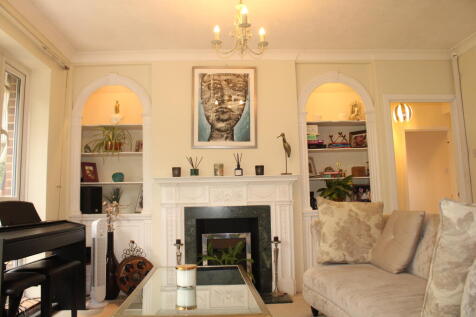 Lounge Area (2)