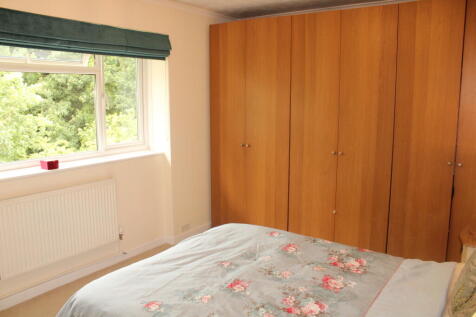 Bedroom 1 (2)