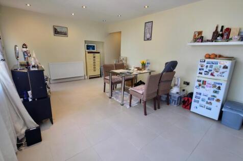 Lounge kitchen