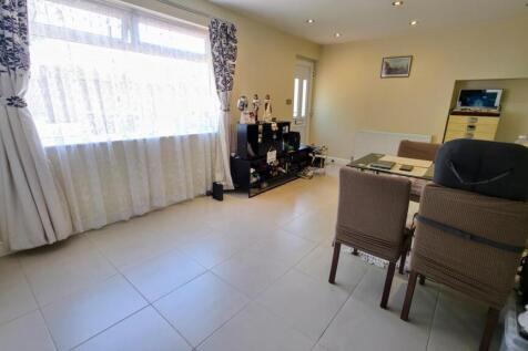 Lounge kitchen