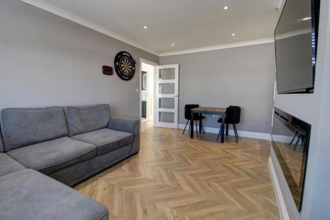 Lounge 1