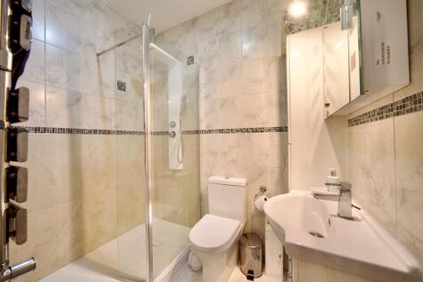 Bedroom 1  Ensuite
