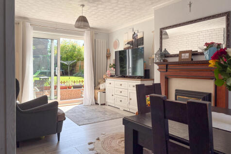 02. Living Dining Room (3)