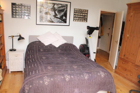 Bedroom 1 (2)