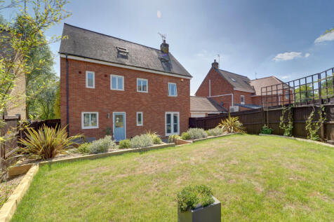 Garden Rear Shot 2