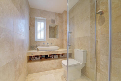 NEW MASTER EN-SUITE