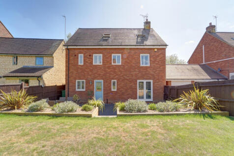 Garden Rear Shot 1