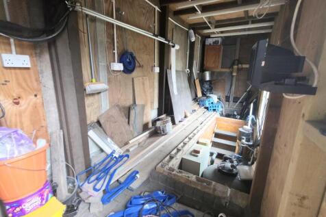 Pond controls room