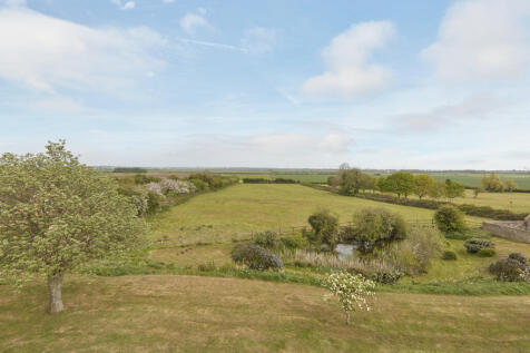 Countryside Views And Setting