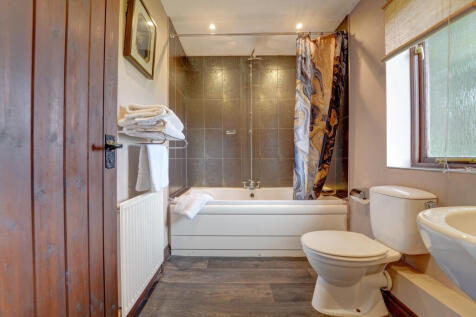 Bedroom 3 Bathroom Shot 1