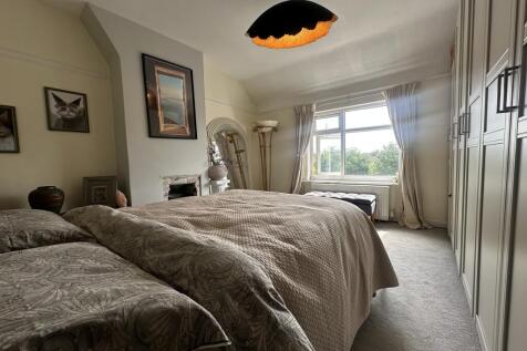 Bedroom pic 3