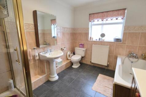 Ground floor Bathroom