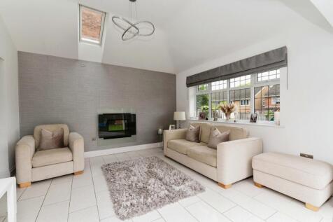 4alexanderroadlangdonhillsbasildonss166hd-7