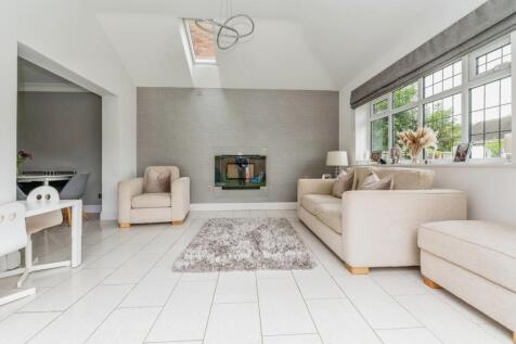 4alexanderroadlangdonhillsbasildonss166hd-8