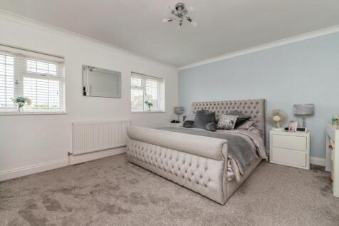 4alexanderroadlangdonhillsbasildonss166hd-19