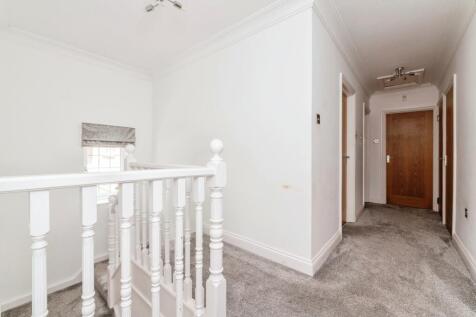 4alexanderroadlangdonhillsbasildonss166hd-27