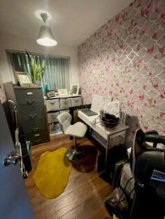 Office / bedroom ...