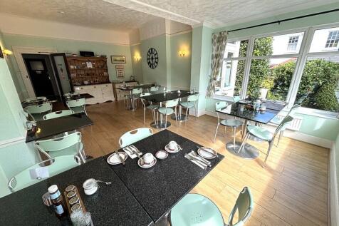 Guest dining room