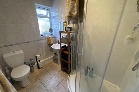 Owners bathroom