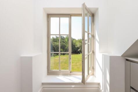 Feature Window