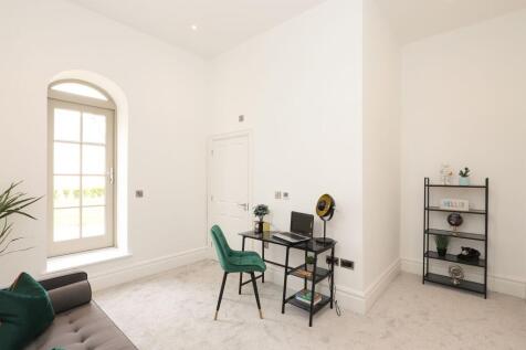 Bedroom 3/Office