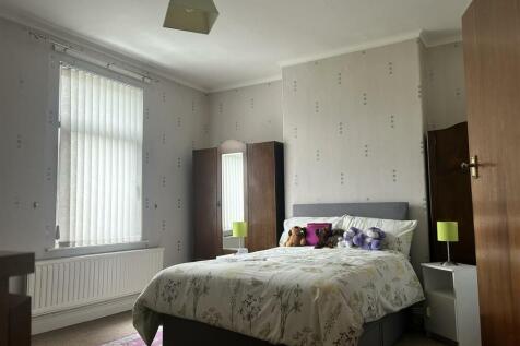12 Atherton Master Bedroom.jpg