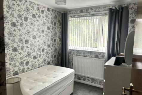 12 Atherton Bedroom 2.jpg