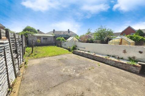 b940587b-IMG-2025042
