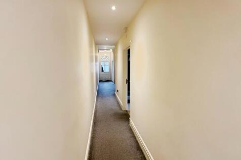 88384ea0-Hallway