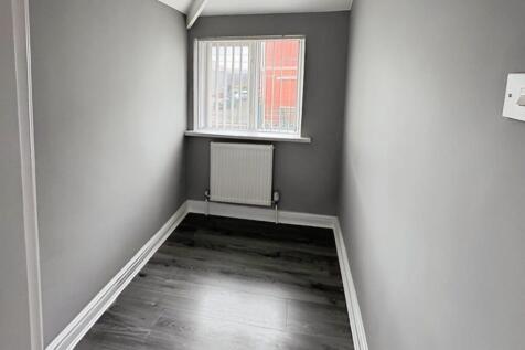 6e7e993e-Bedroom 203