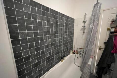 Bathroom photo 2 