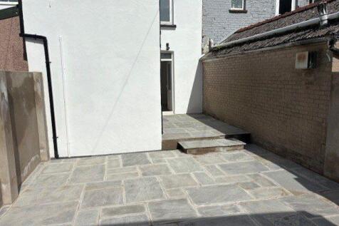 GetAttachmentThumbna